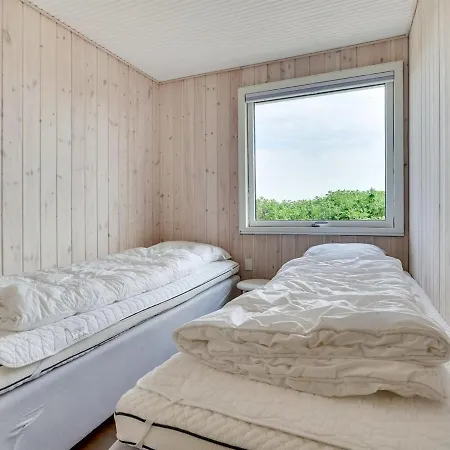 Ferienhaus Kris - 200m From The Sea By Interhome