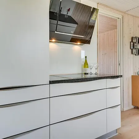 Holiday home Kris - 200m From The Sea By Interhome *