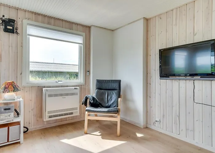 Kris - 200m From The Sea By Interhome *